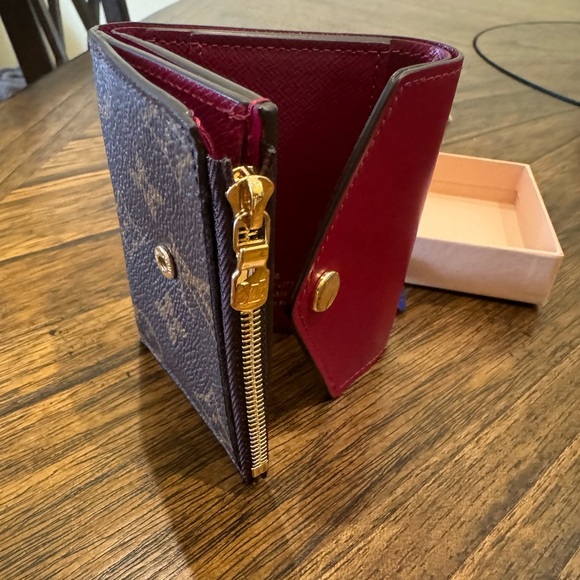 Louis Vuitton Zoe wallet (used once) - Picture 6 of 9